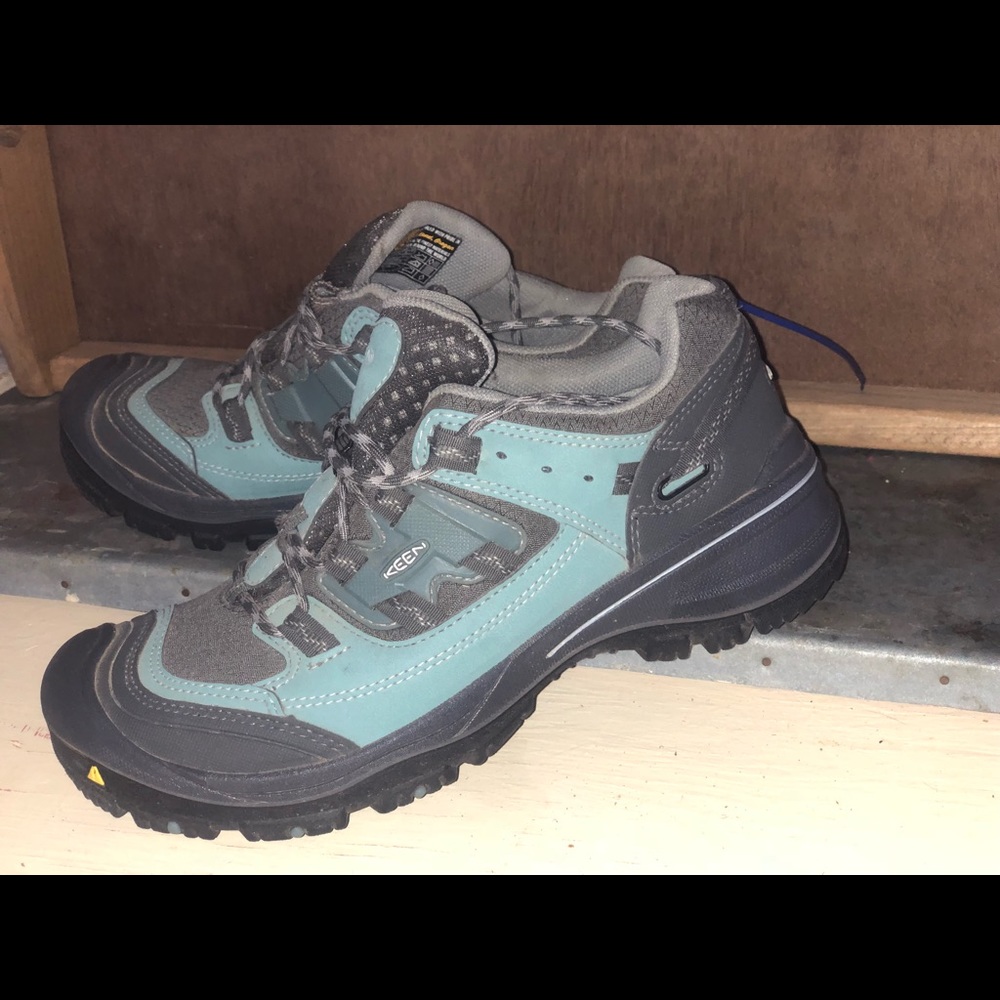 Keen’s, ladies 7.5